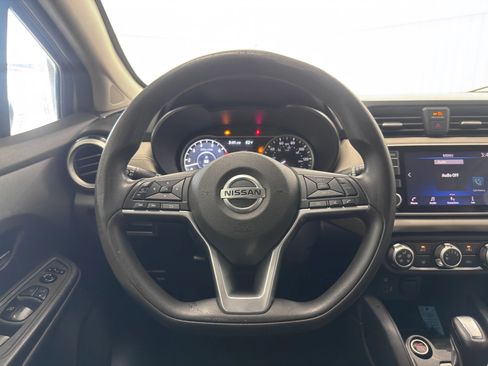 Used 2020 Nissan Versa SV FWD image 19