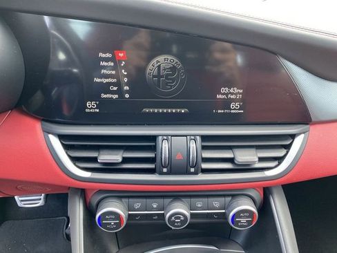 Used 2018 Alfa Romeo Giulia Ti Sport w/ Quick Order Package 22S Sport AWD/4WD image 20