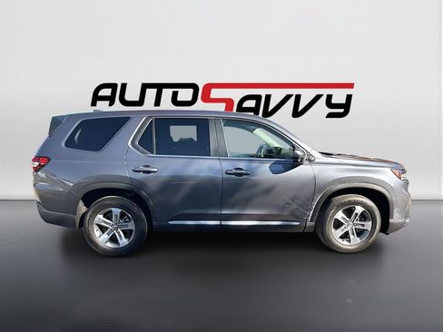 Used 2024 Honda Pilot EX-L image 8