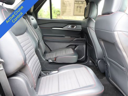 Certified 2025 Ford Explorer ST-Line AWD/4WD image 13