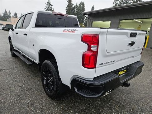 Used 2025 Chevrolet Silverado 1500 LT Trail Boss w/ Convenience Package II image 6