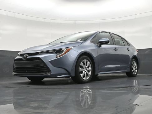 Used 2023 Toyota Corolla LE FWD image 23