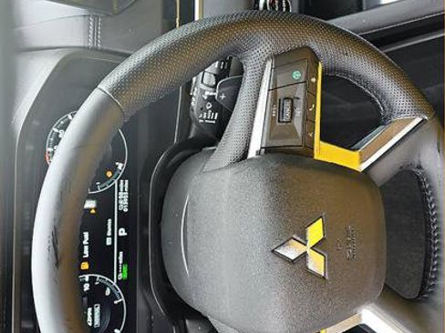 Used 2024 Mitsubishi Outlander SEL Black Edition image 11