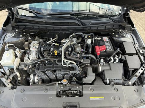 Used 2025 Nissan Altima 2.5 SV FWD image 26