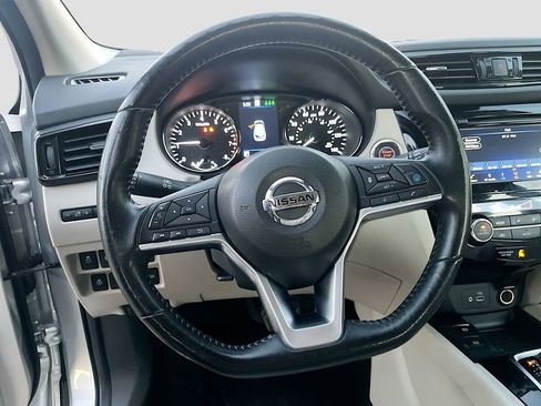Used 2022 Nissan Rogue Sport SL FWD image 11