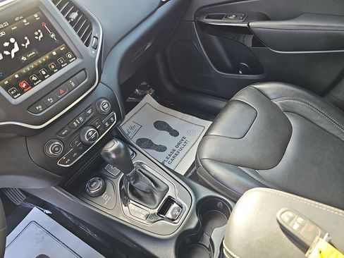 Used 2023 Jeep Cherokee Altitude Lux image 29