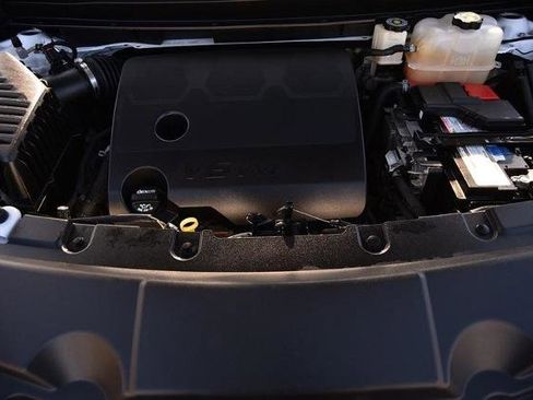 Used 2022 Chevrolet Traverse LT image 31