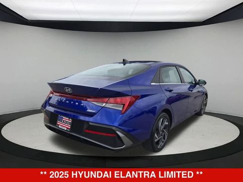 Used 2025 Hyundai Elantra Limited FWD image 6