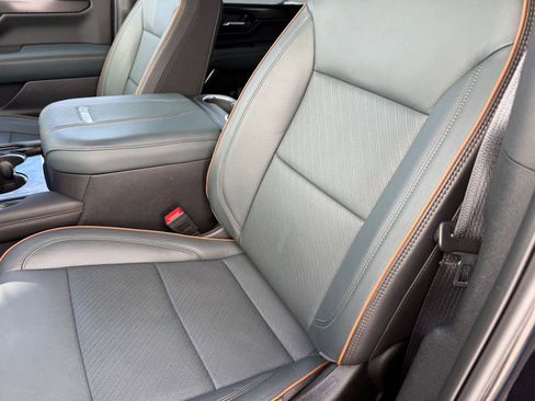 Used 2025 GMC Yukon AT4 w/ LPO, Floor Liner Package image 24