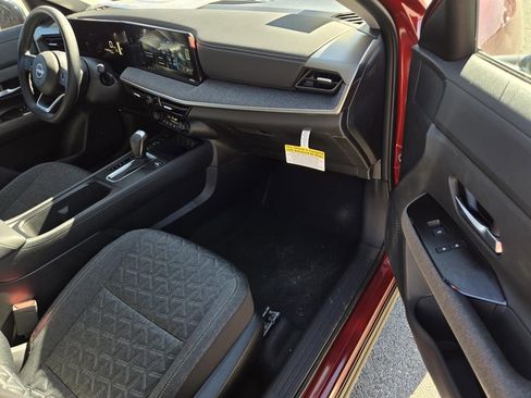 New 2026 Nissan Kicks SV image 7