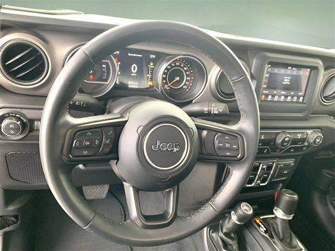 Used 2021 Jeep Gladiator Sport image 28