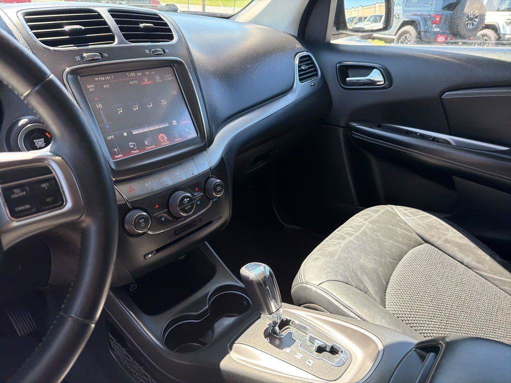 Used 2018 Dodge Journey Crossroad FWD image 37