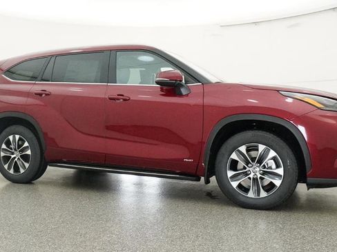 New 2026 Toyota Highlander XLE image 30