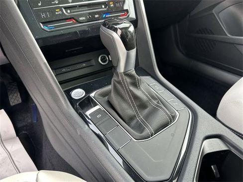 New 2026 Volkswagen Taos SE image 21