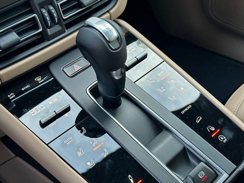 New 2026 Porsche Macan S image 25