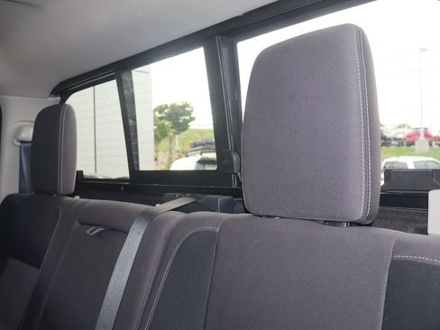 Used 2021 Nissan Titan SV w/ SV Convenience Package AWD/4WD image 31