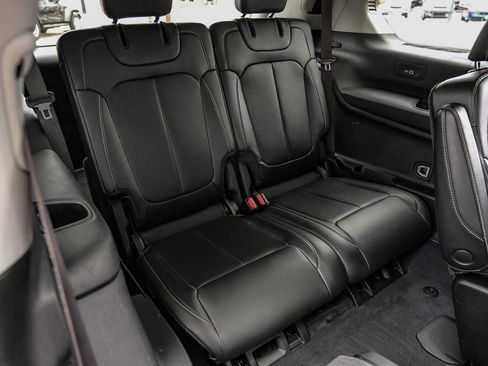 Used 2023 Jeep Grand Cherokee L Limited w/ Luxury Tech Group II image 50