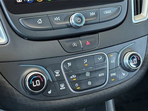 Used 2022 Chevrolet Malibu LT image 31