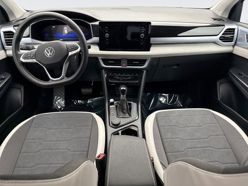 Used 2025 Volkswagen Taos SE image 14