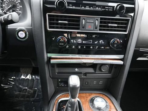 Used 2024 Nissan Armada SL AWD/4WD image 24