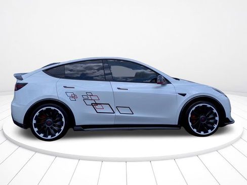 Used 2020 Tesla Model Y Performance AWD/4WD image 2