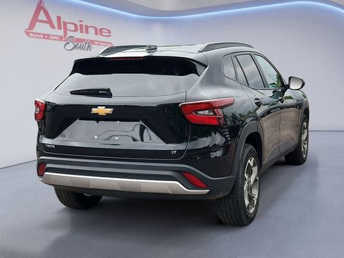 Certified 2025 Chevrolet Trax LT w/ LT Convenience Package FWD image 5
