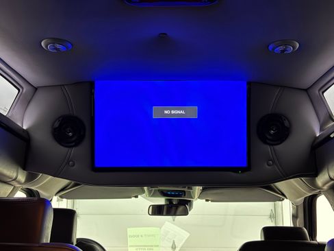 Used 2020 GMC Savana 2500 Extended w/ Enhanced Convenience Package RWD image 4