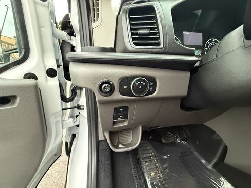 Used 2024 Ford Transit 350 XLT RWD image 18