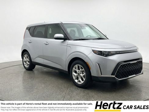 Used 2025 Kia Soul LX w/ LX Technology Package FWD image 1