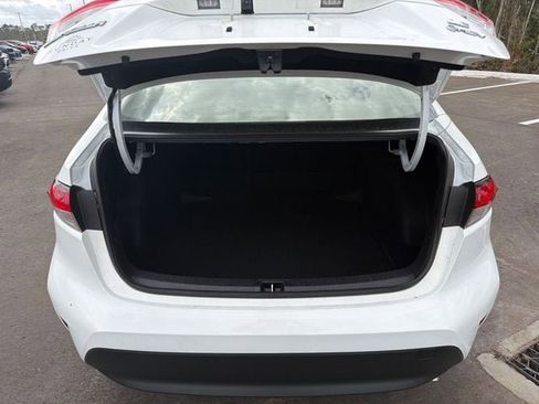 Used 2025 Toyota Corolla LE image 9