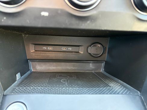 Certified 2022 Volkswagen Taos SE image 6