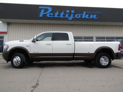 Used 2024 RAM 3500 Limited w/ Safety Group image 11
