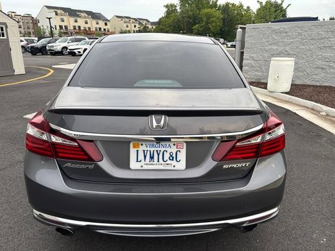 Used 2017 Honda Accord Sport image 5