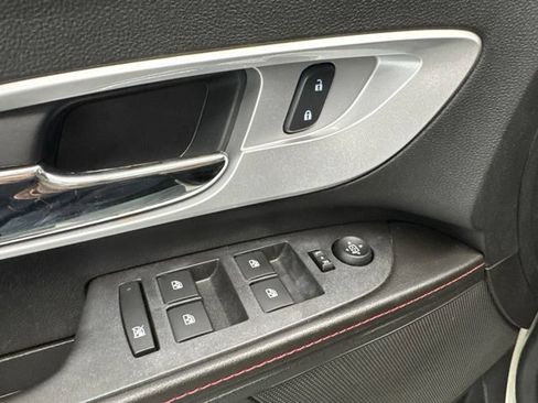 Used 2015 Chevrolet Equinox LT w/ Driver Convenience Package AWD/4WD image 19