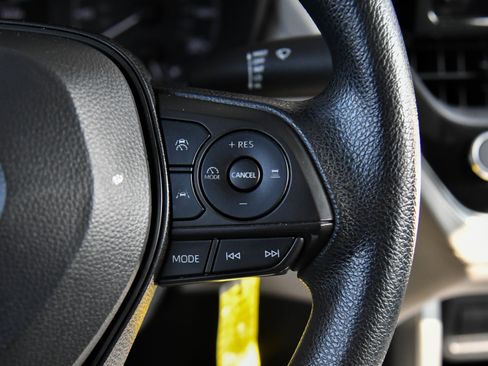 Used 2024 Toyota Corolla Cross L image 29