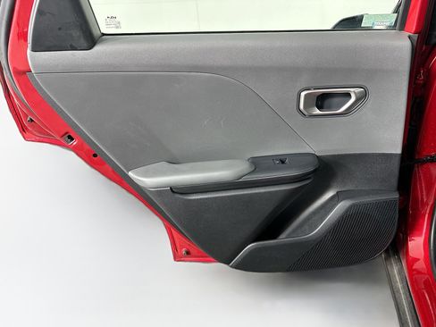 Used 2025 Kia K4 LXS image 25