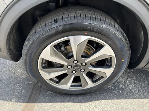 Used 2023 Ford Escape Platinum AWD/4WD image 26