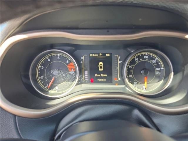 Used 2016 Jeep Cherokee Latitude w/ Comfort & Sound Group FWD image 11