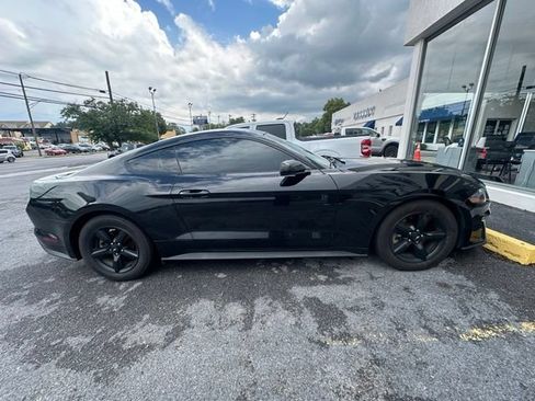 Used 2018 Ford Mustang Coupe RWD image 1