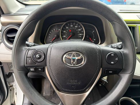 Used 2014 Toyota RAV4 LE AWD/4WD image 12