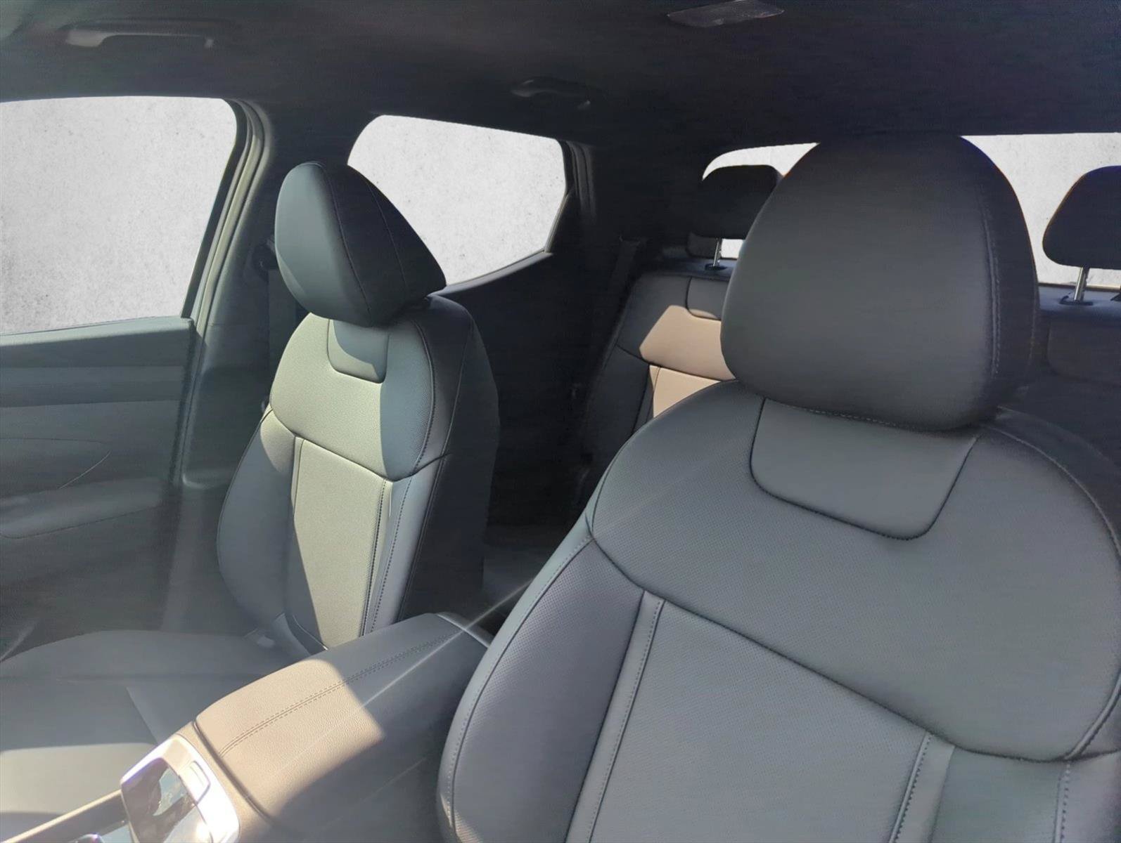 New 2026 Hyundai Tucson Limited FWD image 13