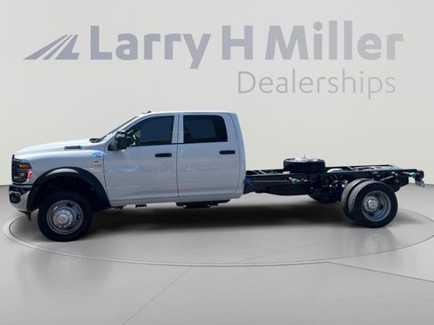 New 2026 RAM 5500 Tradesman w/ Chrome Appearance Group AWD/4WD image 2