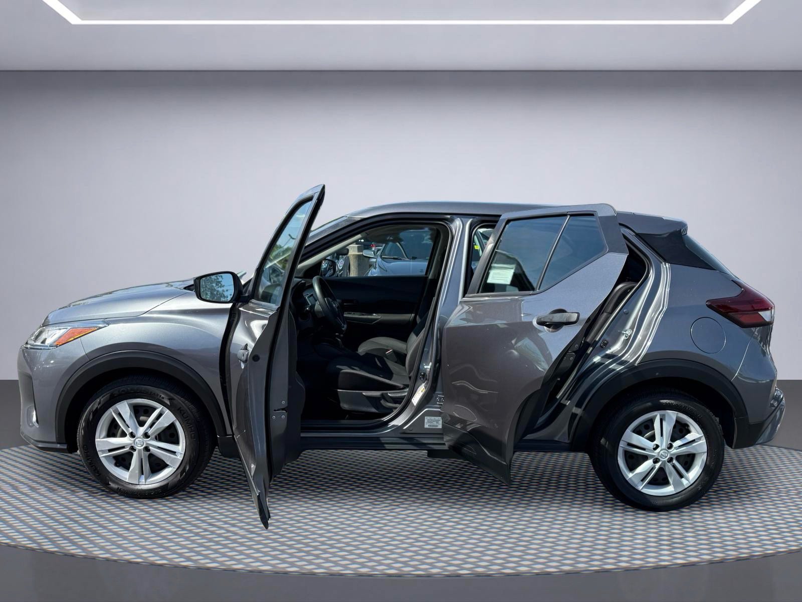 Used 2023 Nissan Kicks S FWD image 18