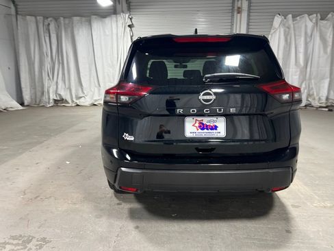 Used 2025 Nissan Rogue SV FWD image 6