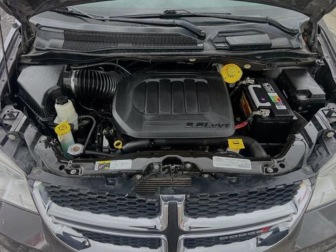 Used 2019 Dodge Grand Caravan SXT FWD image 30