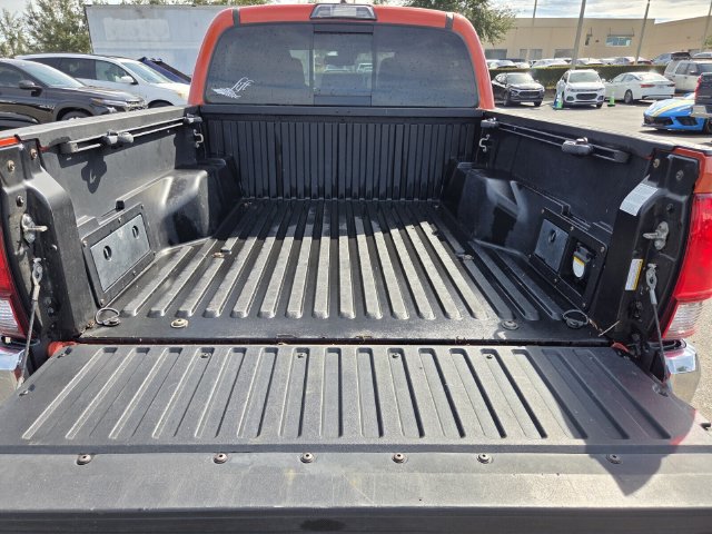 Used 2018 Toyota Tacoma TRD Off-Road AWD/4WD image 14