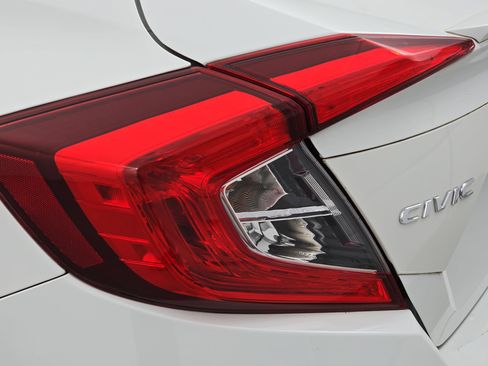 Used 2018 Honda Civic EX-L image 34