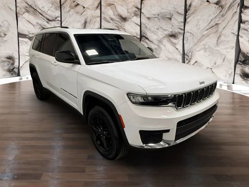 Used 2023 Jeep Grand Cherokee L Laredo w/ Trailer Tow Group (B) image 3