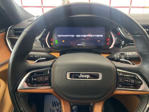 Used 2023 Jeep Grand Cherokee Summit image 34