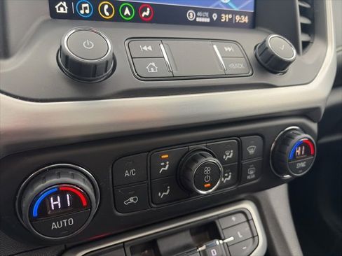 Used 2021 GMC Acadia SLT image 16